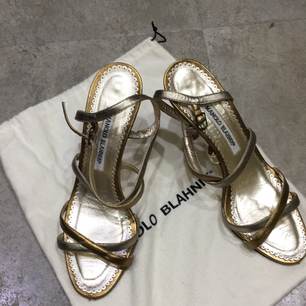 MANOLO’s l